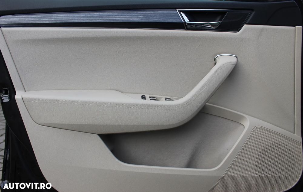 Skoda Superb 2.0 TDI DSG Style - 10