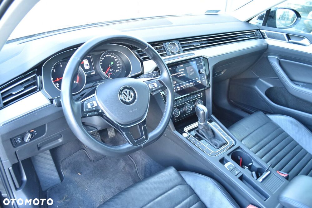 Volkswagen Passat - 9