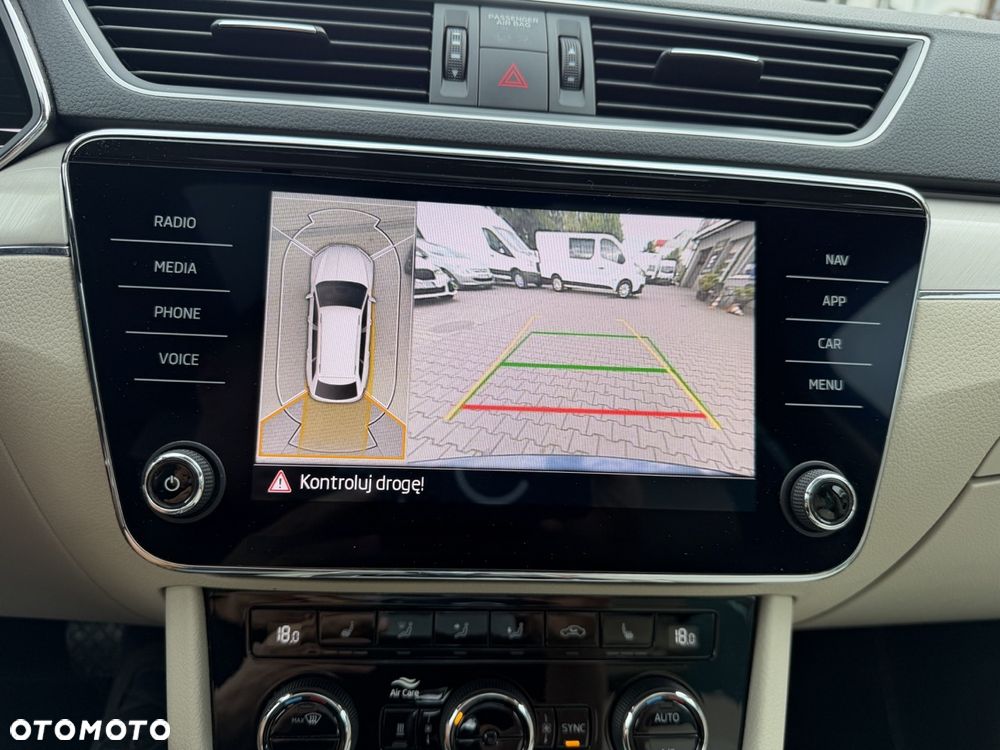 Skoda Superb 2.0 TDI DSG Premium Edition - 14