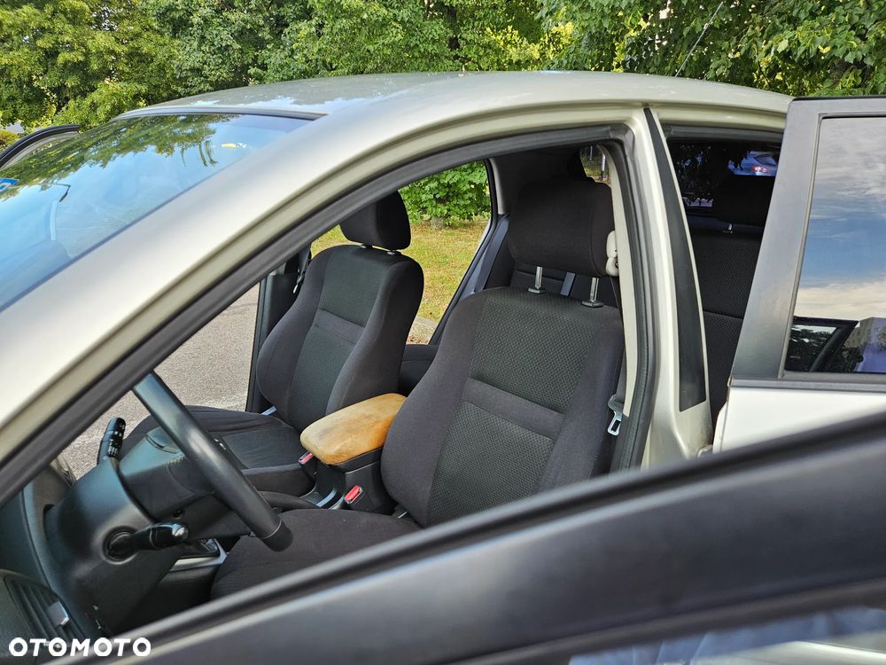 Toyota Corolla 1.4 VVT-i Sol - 23