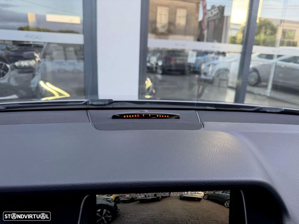 Mercedes-Benz E 220 CDi BlueEfficiency Auto - 44