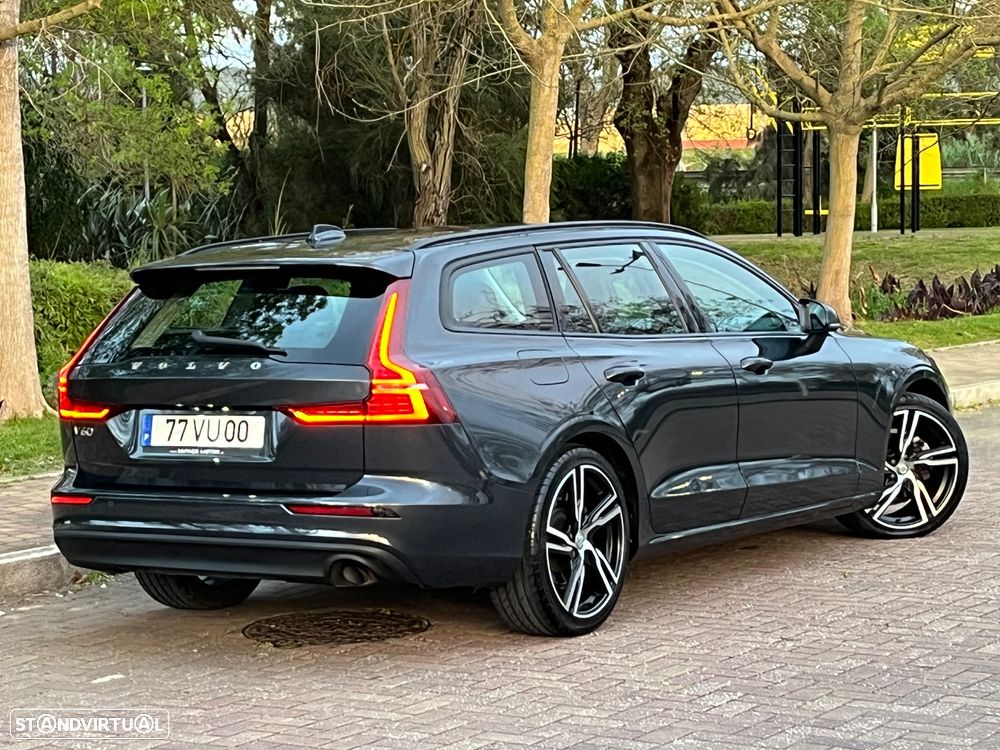 Volvo V60 2.0 D3 Momentum Plus Geartronic - 3
