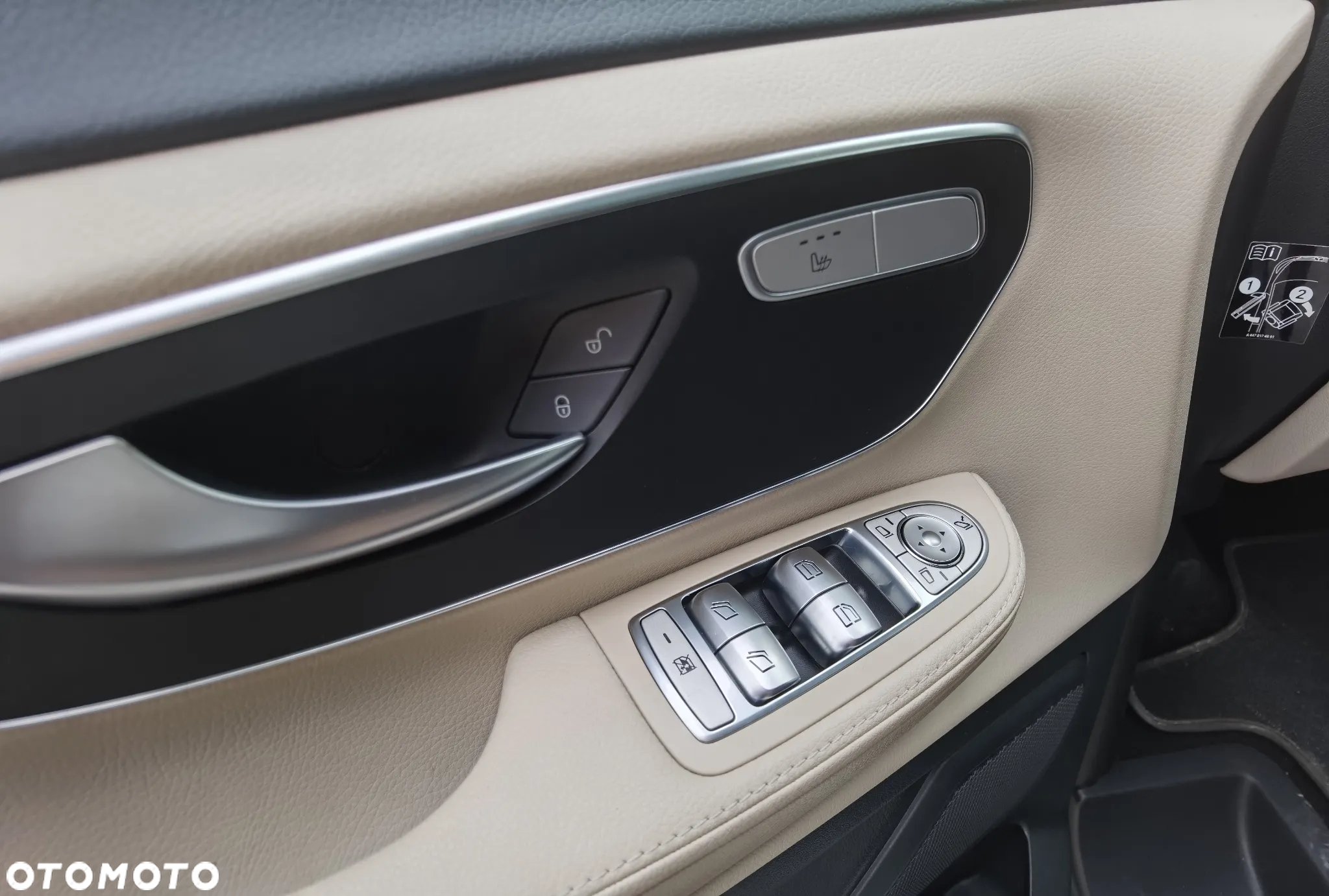Mercedes-Benz Klasa V 300 d 4-Matic 9G-Tronic - 32