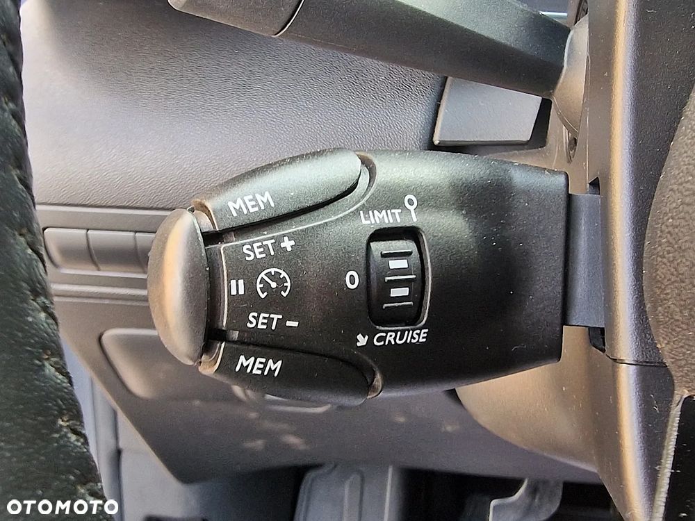Citroën C3 Aircross 1.6 BlueHDi Feel S&S - 16