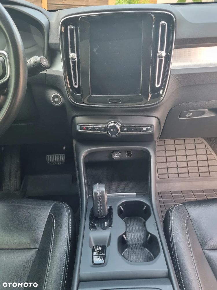 Volvo XC 40 T5 AWD Geartronic Momentum Pro - 16