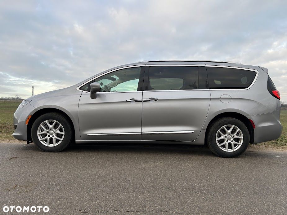 Chrysler Pacifica - 23
