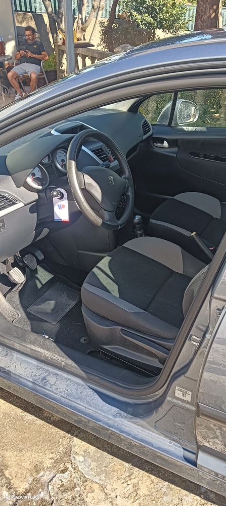 Peugeot 207 - 4