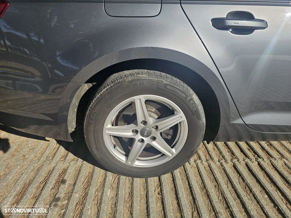 Audi A4 Avant 2.0 TDi S tronic - 22