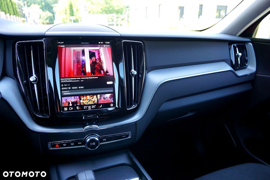 Volvo XC 60 B4 D Geartronic Momentum Pro - 33
