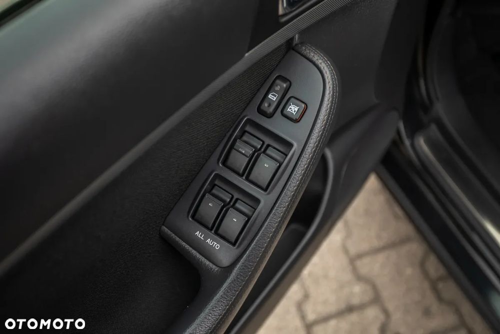 Toyota Avensis 1.8 VVT-i Combi - 22