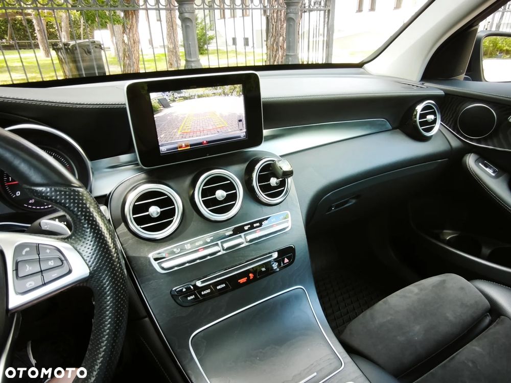 Mercedes-Benz GLC 220 d 4Matic 9G-TRONIC AMG Line - 20