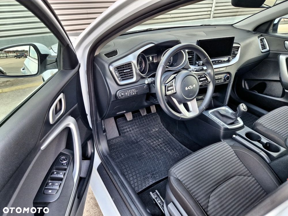 Kia Ceed 1.5 T-GDI M - 21