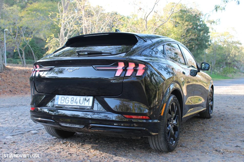 Ford Mustang Mach-E - 13