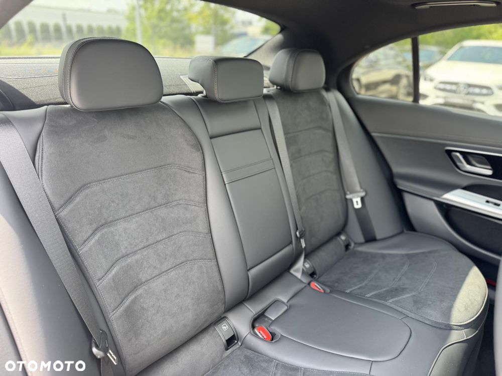 Mercedes-Benz Klasa E 220 d mHEV 4-Matic AMG 9G-Tronic - 18