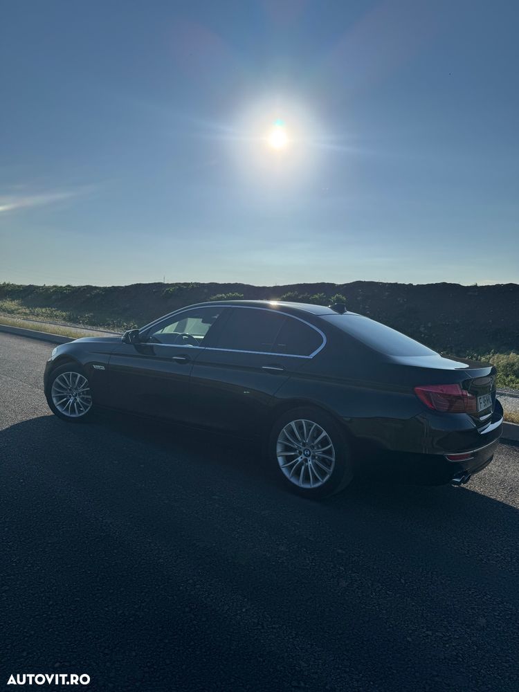 BMW Seria 5 525d Sport-Aut. Luxury Line - 4