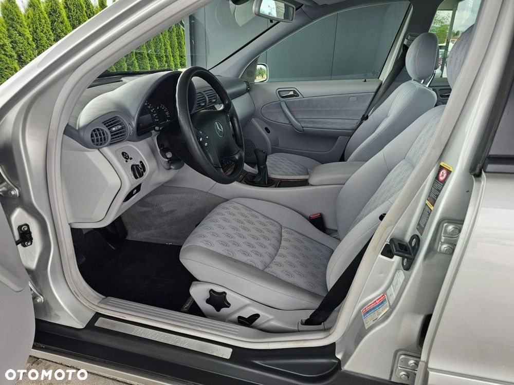Mercedes-Benz Klasa C 180 Kompressor Classic - 13