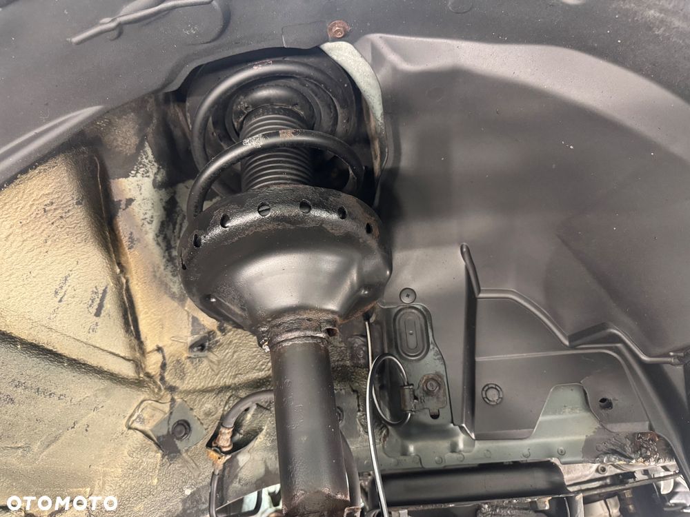 Subaru Outback Legacy 2.5RC NAV - 27