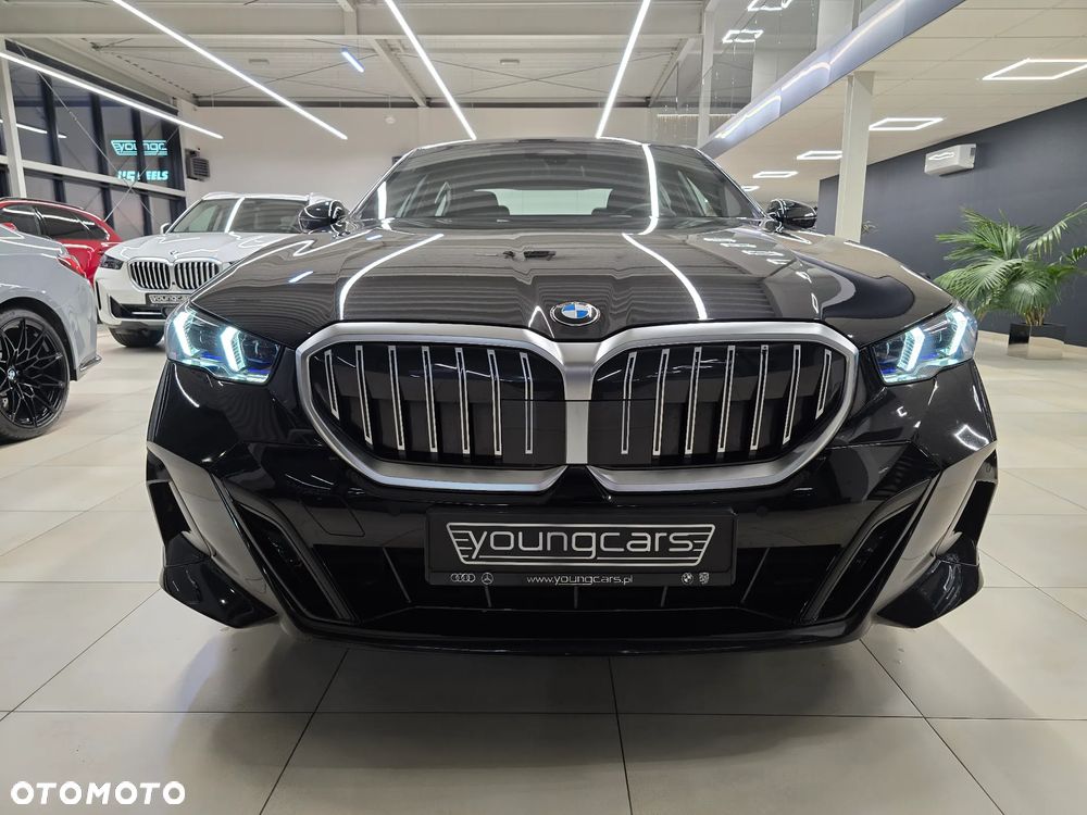 BMW Seria 5 520i mHEV M Sport - 3