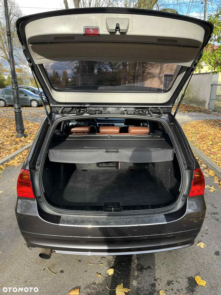 BMW Seria 3 318d - 12