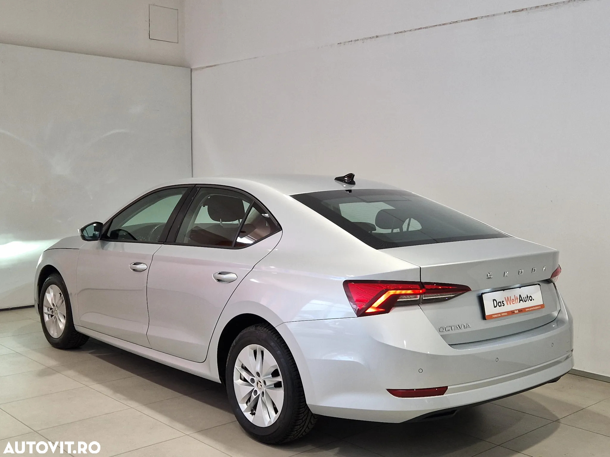 Skoda Octavia 2.0 TDI DSG Ambition - 3