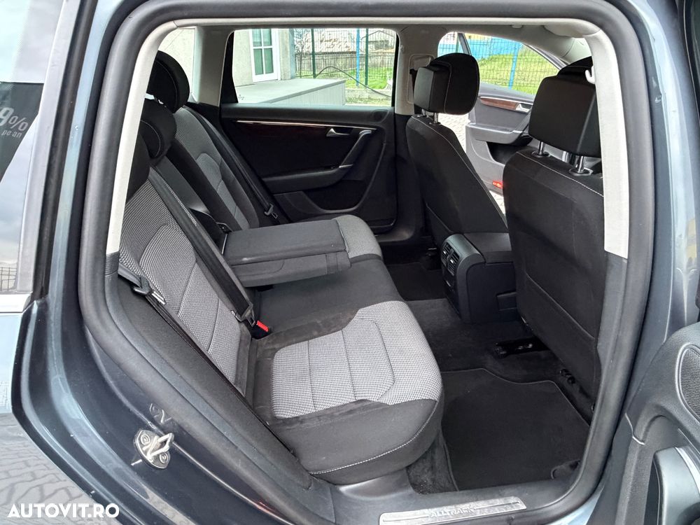 Volkswagen Passat 2.0 TDI BlueMotion Technology Highline - 35