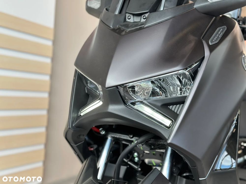 Yamaha X-max - 3