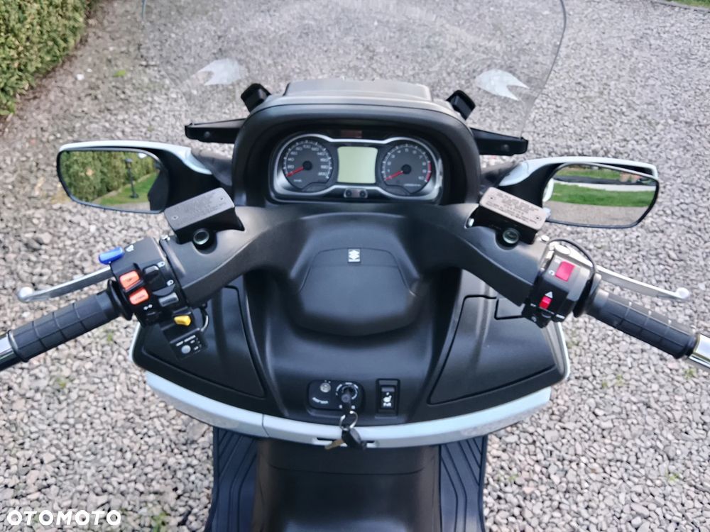 Suzuki Burgman - 8