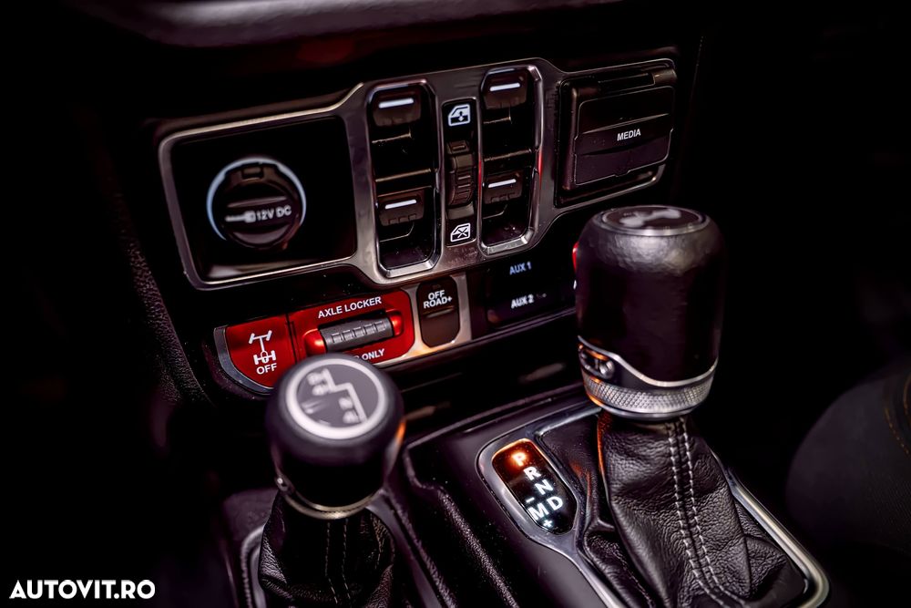 Jeep Wrangler 2.0 Turbo AT8 Sahara - 29