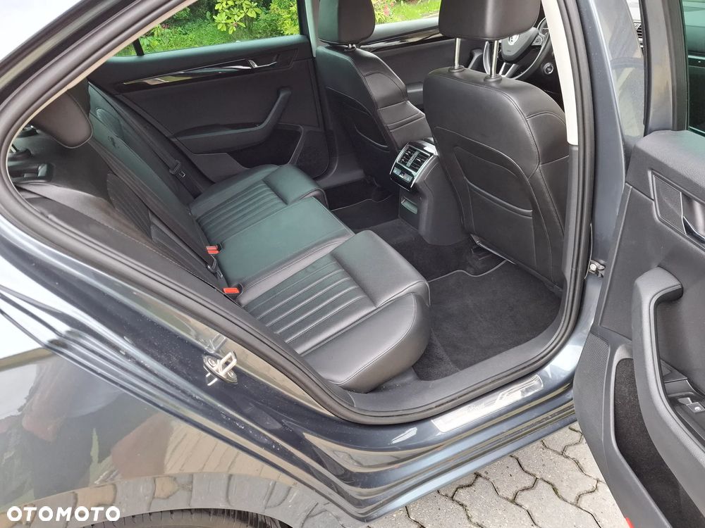 Skoda Superb 2.0 TDI 4x4 L&K DSG - 9