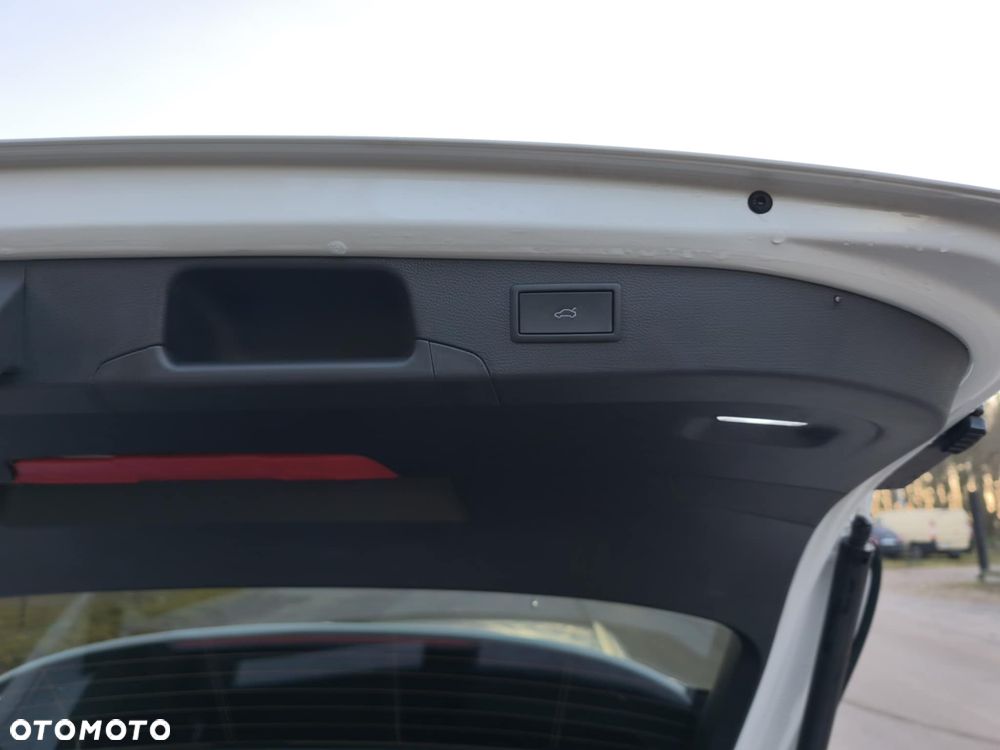 Volkswagen Passat 2.0 TDI SCR DSG Elegance - 15