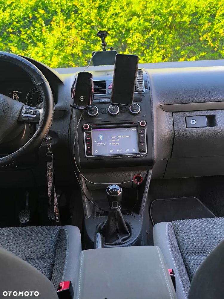 Volkswagen Touran - 8