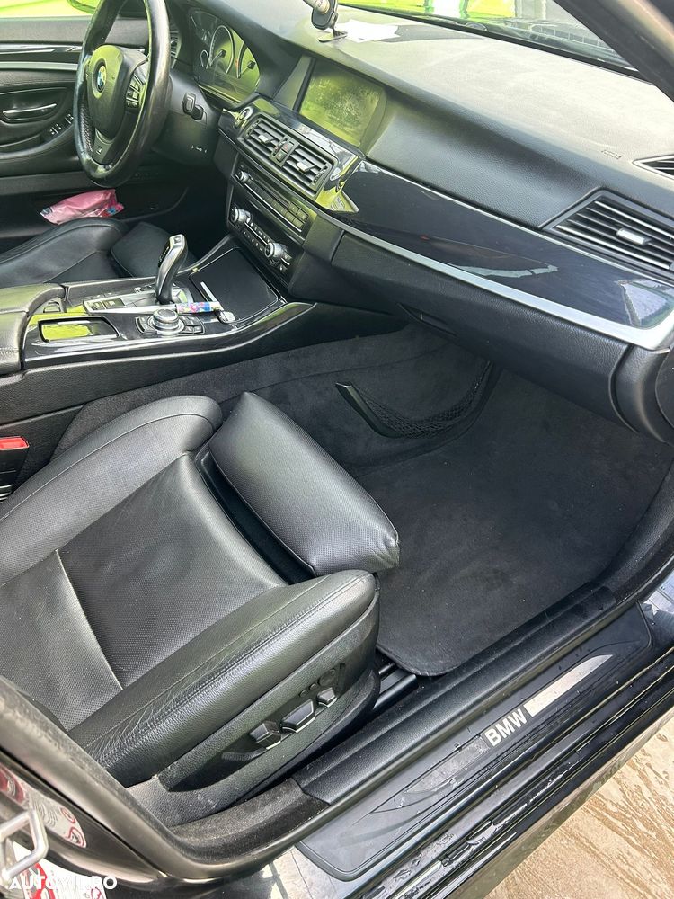 BMW Seria 5 530d Touring Sport-Aut. - 8
