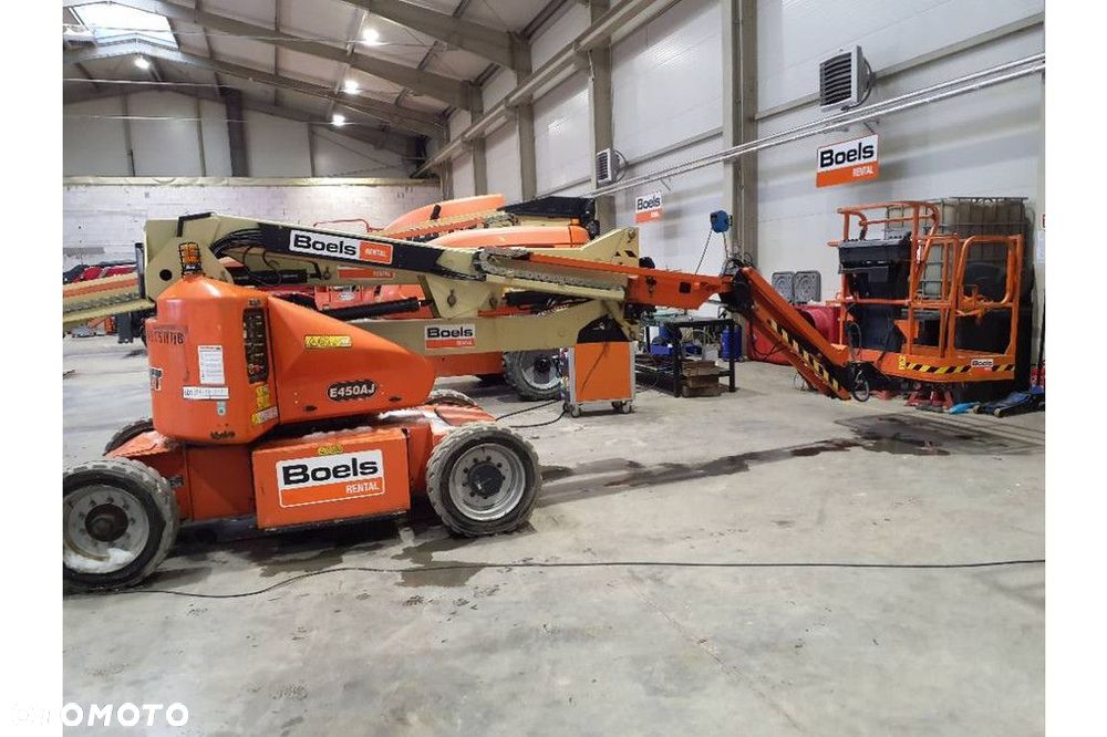 JLG E450AJ - 1