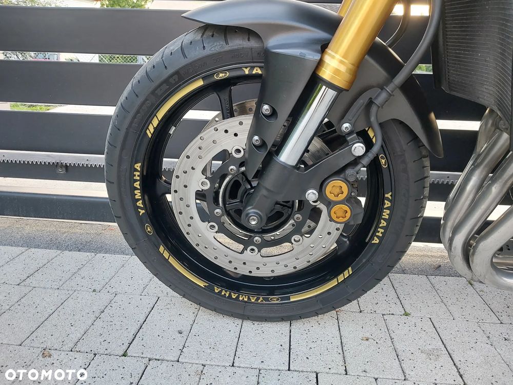 Yamaha FZ8 - 9