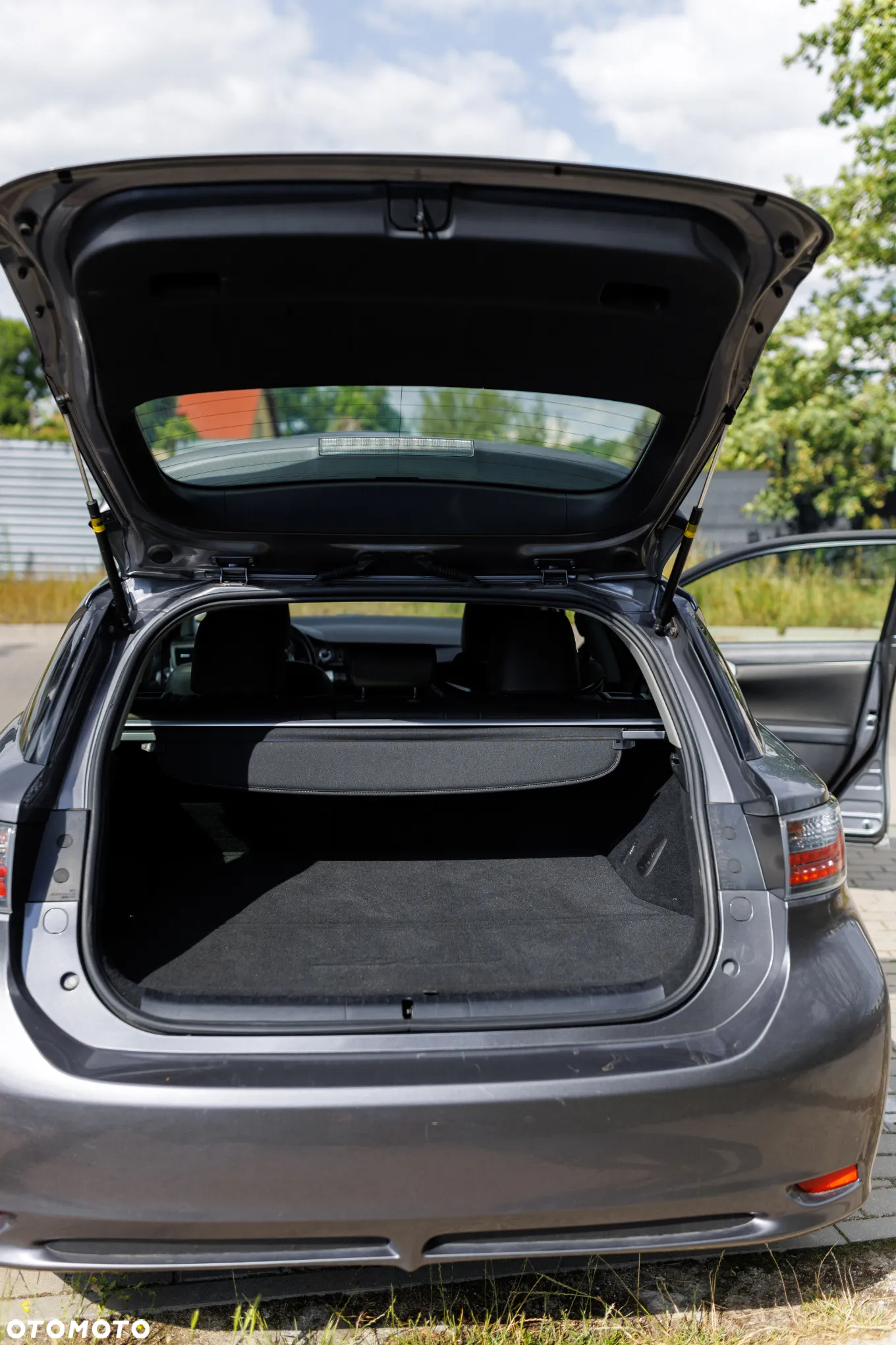 Lexus CT - 12