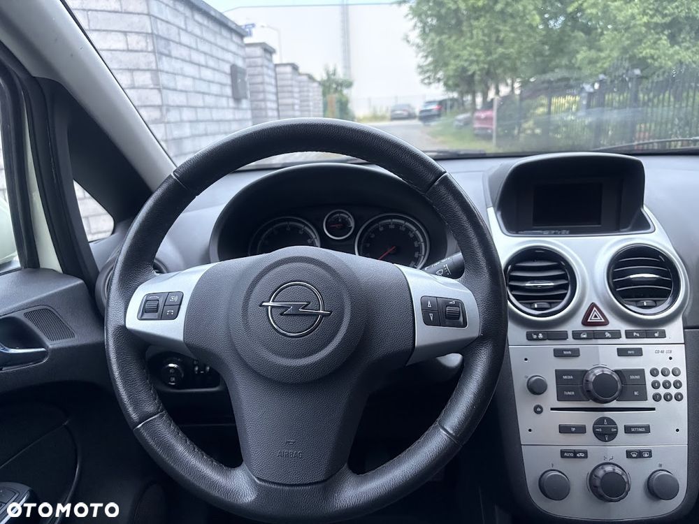 Opel Corsa 1.4 T Color Edition S&S - 30