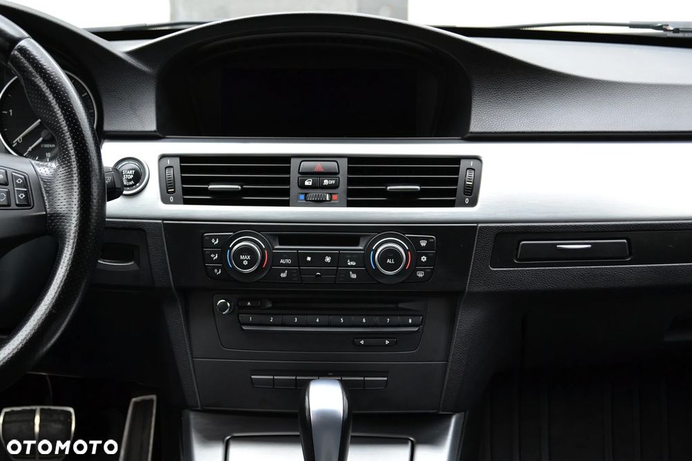 BMW Seria 3 320d xDrive DPF Edition Sport - 13