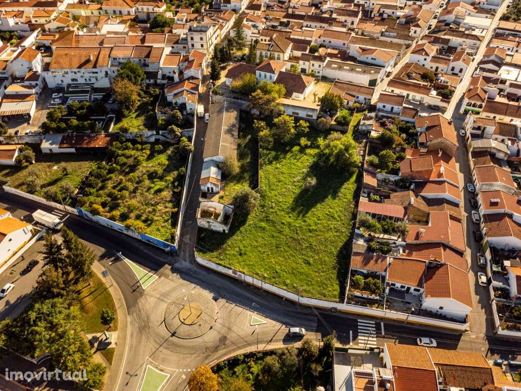 OPORTUNIDADE DE INVESTIMENTO | Terreno em Viana do Alentejo com via... - Grande imagem: 2/60