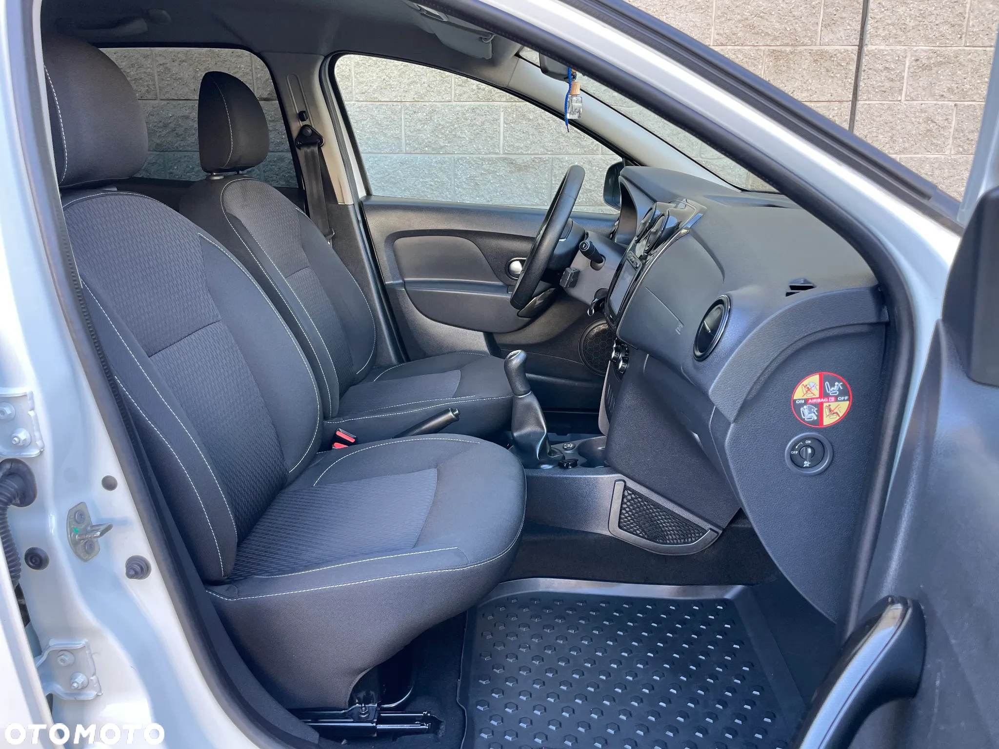 Dacia Logan MCV 0.9 TCe SL Celebration S&S - 9