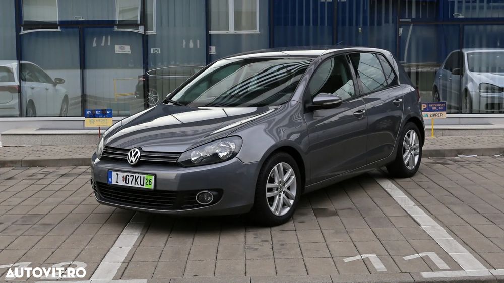 Volkswagen Golf 2.0 TDI Highline - 17