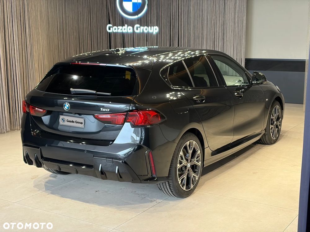 BMW Seria 1 120 mHEV - 9