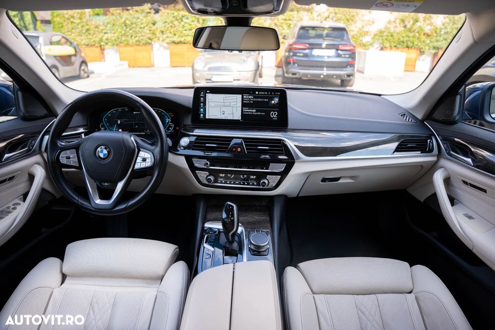 BMW Seria 5 530e xDrive AT PHEV - 31