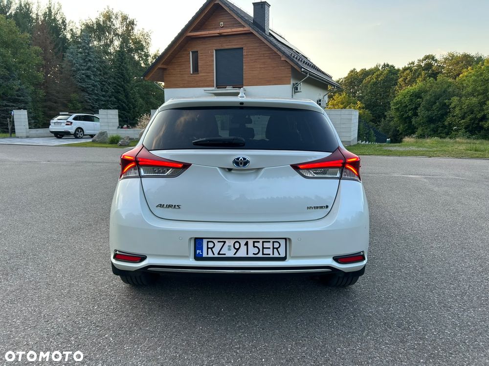 Toyota Auris Hybrid 135 Prestige - 4