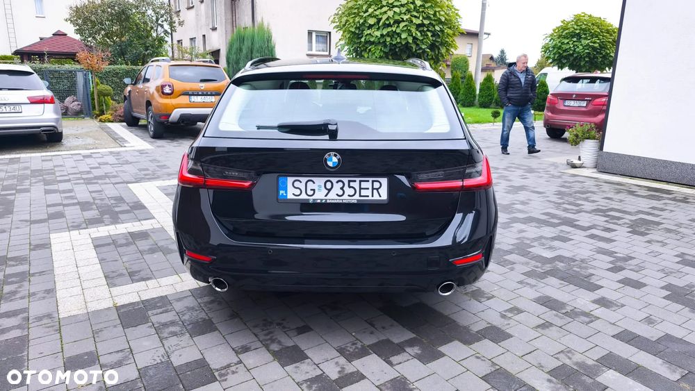 BMW Seria 3 320d Sport Line - 4