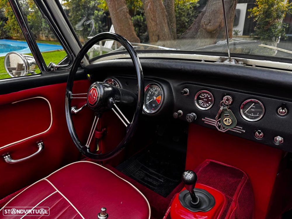 MG Midget - 13
