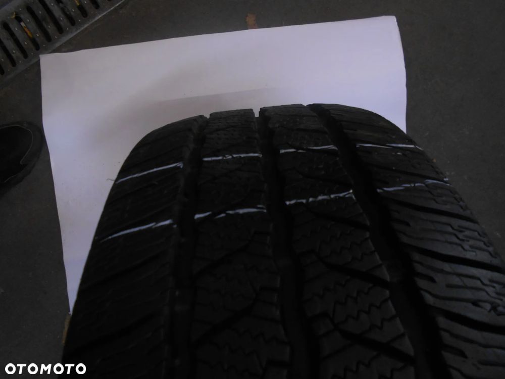 OPONA POJEDYNKA 215/60R17C CONTINENTAL VAN CONTACT WINTER DOT 3719 9.8MM - 2