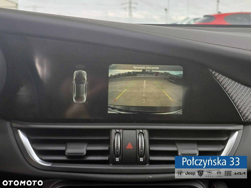 Alfa Romeo Giulia - 24