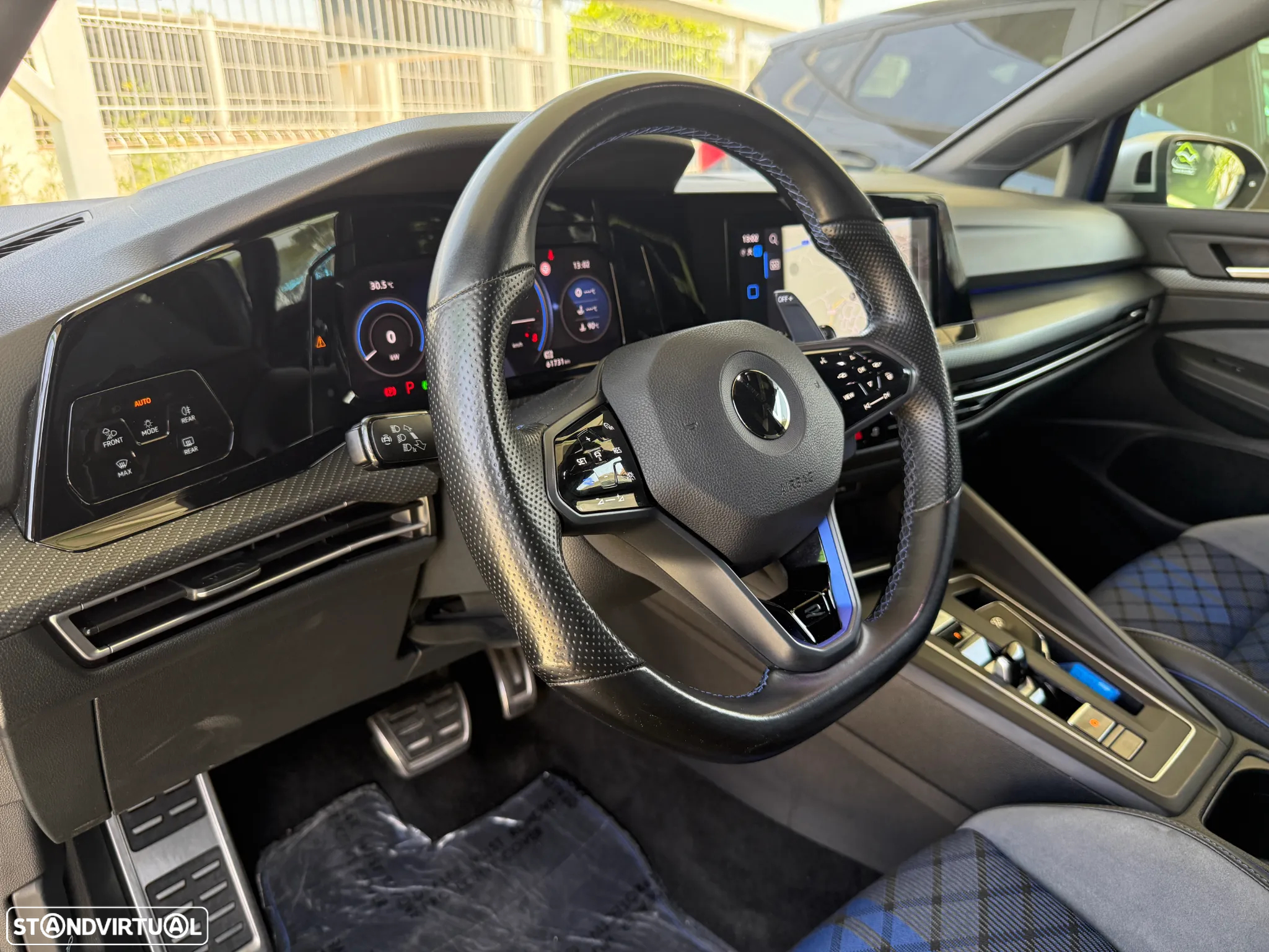 VW Golf 2.0 TSI R DSG - 29