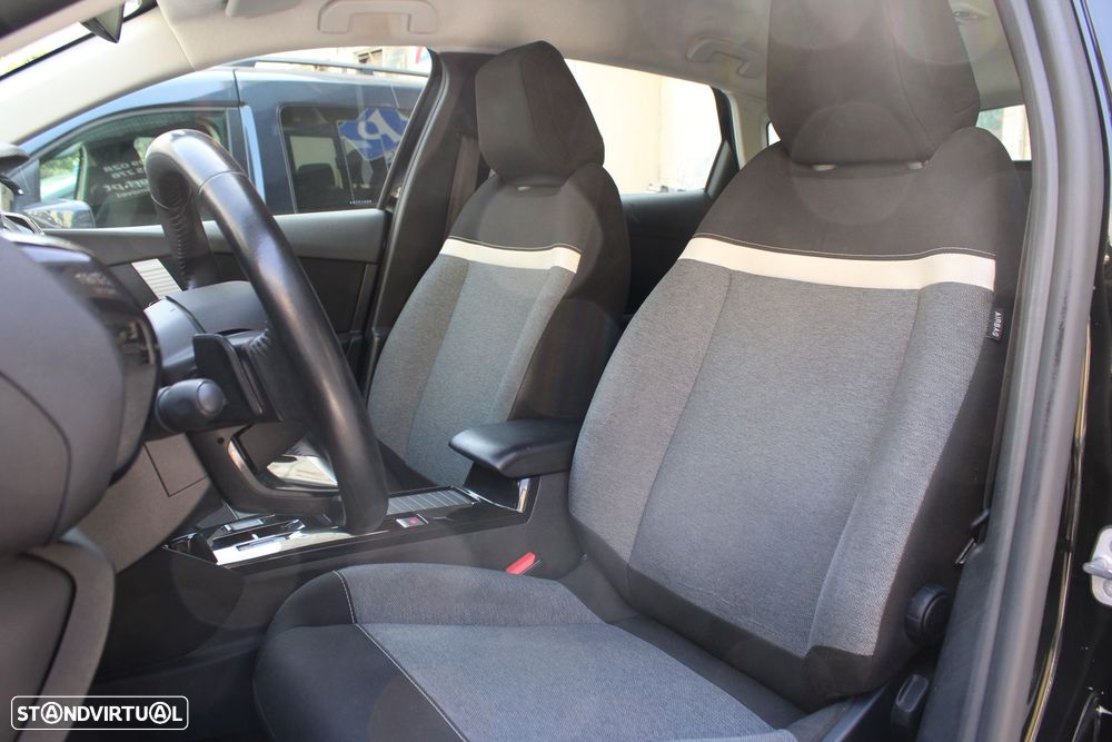 Citroën C4 PureTech 130 Stop&Start EAT8 SHINE - 30