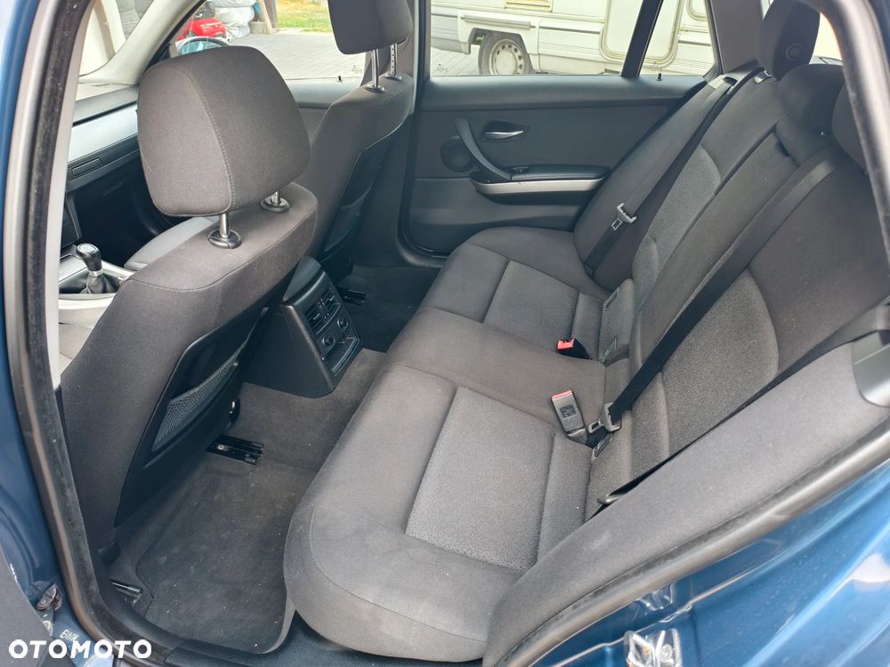 BMW Seria 3 - 18